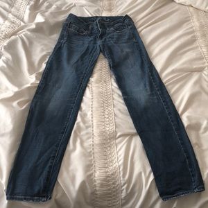 Size 2 AE skinny jean